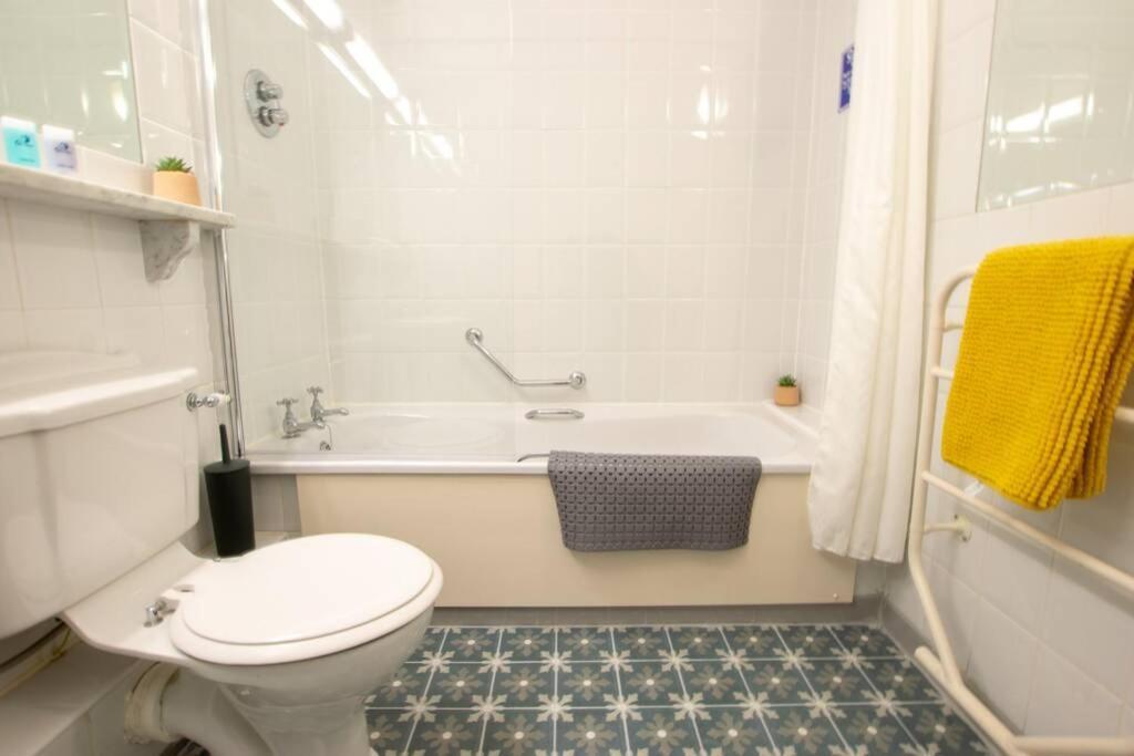 310 - The Carrowbeg At The Harbour Mills By Shortstays Westport Zewnętrze zdjęcie